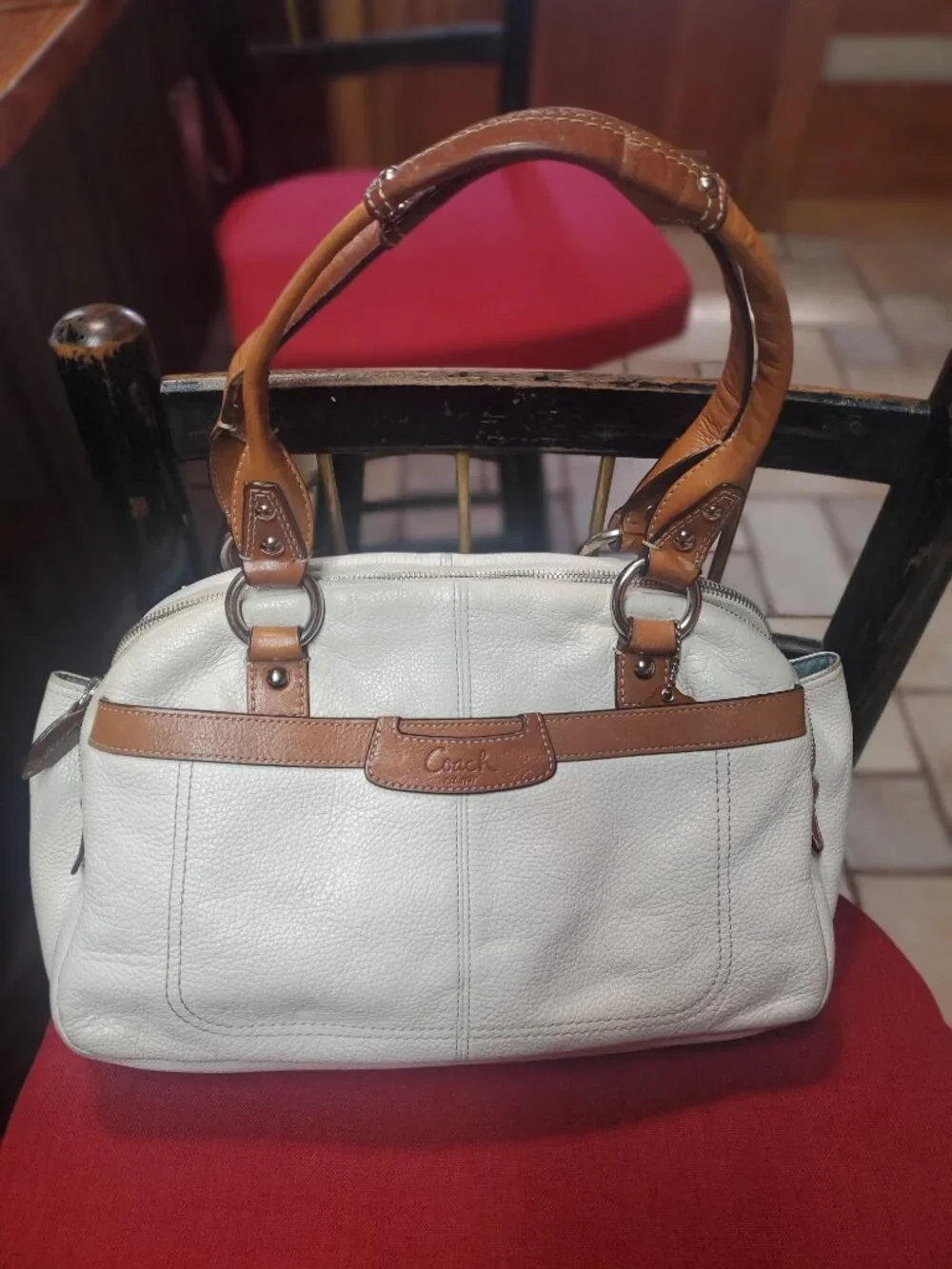 Authentic Coach leather shoulder bag